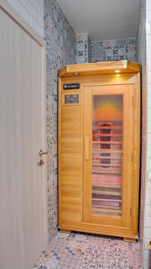 SPA apartment YANG - jakkuzi, sauna, spa Novi Sad Bagian luar foto