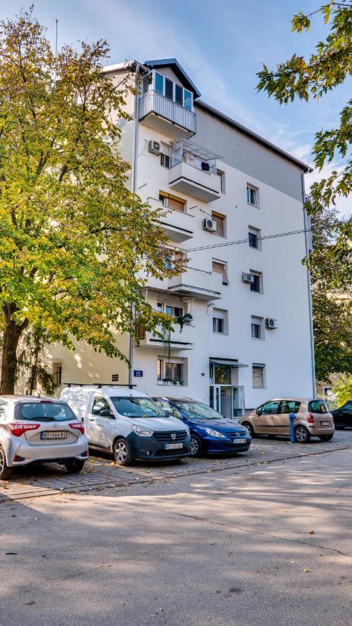 SPA apartment YANG - jakkuzi, sauna, spa Novi Sad Bagian luar foto