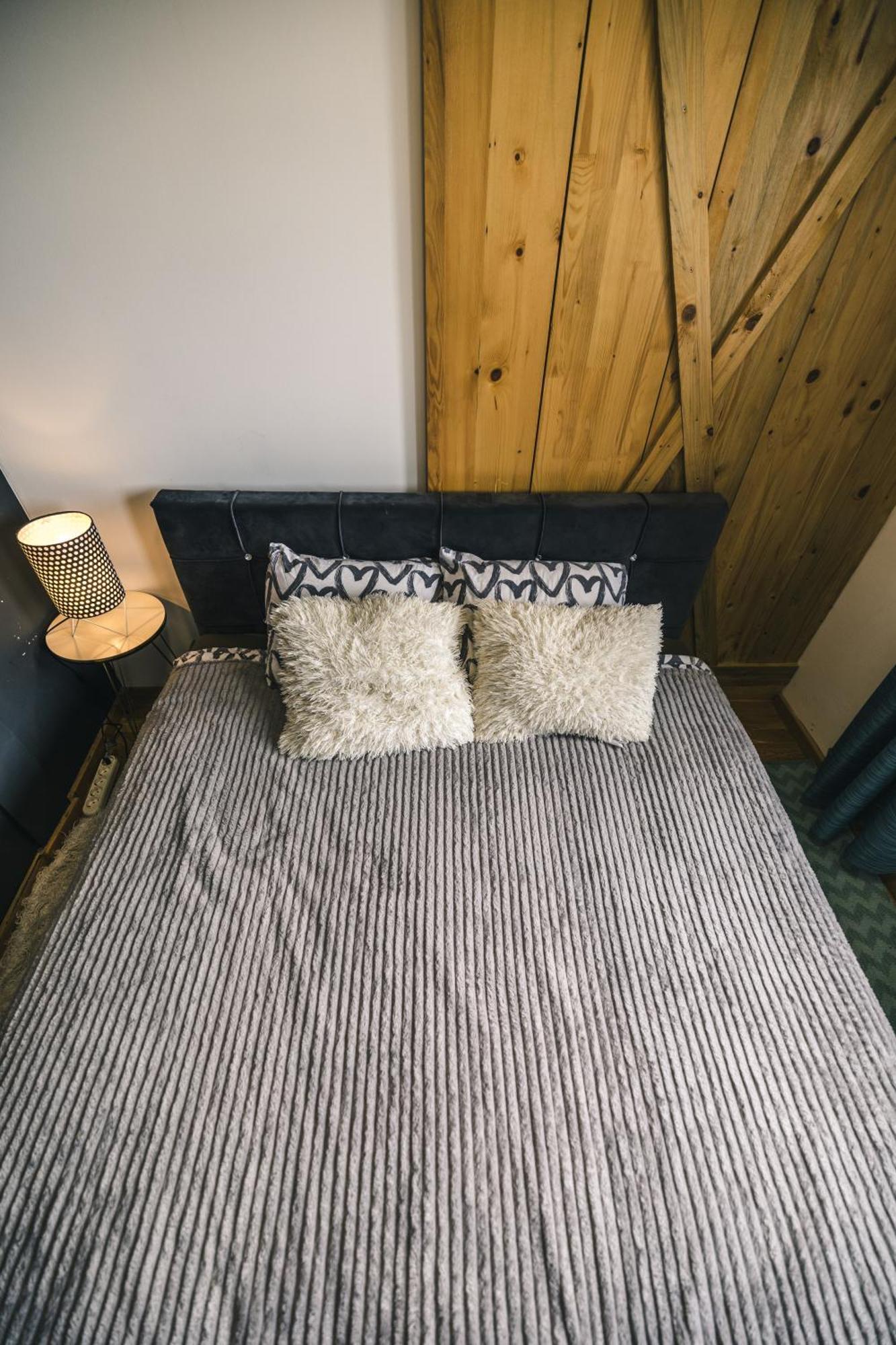 SPA apartment YANG - jakkuzi, sauna, spa Novi Sad Bagian luar foto
